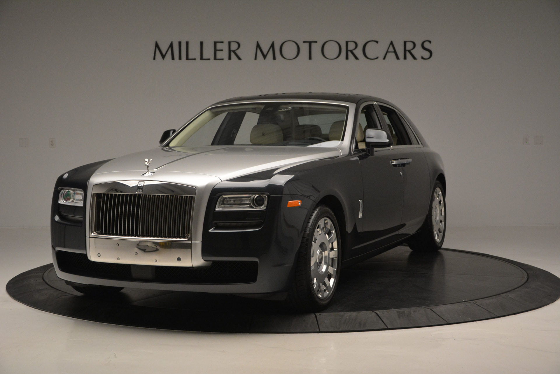 RollsRoyce Ghost mạ vàng của Trịnh Văn Quyết đã có đại gia nhận nuôi