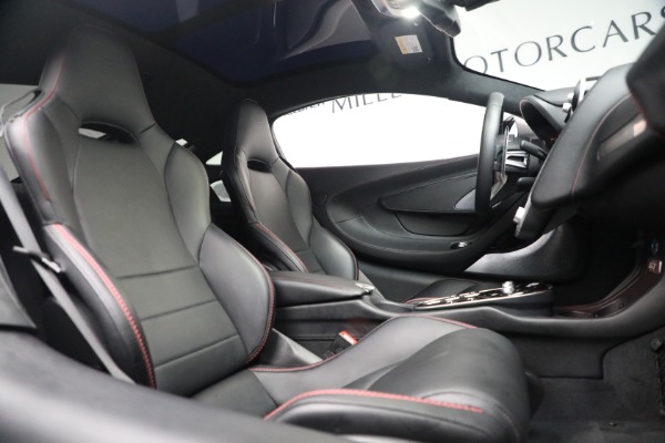 Used 2022 McLaren GT Luxe for sale Sold at Rolls-Royce Motor Cars Greenwich in Greenwich CT 06830 28