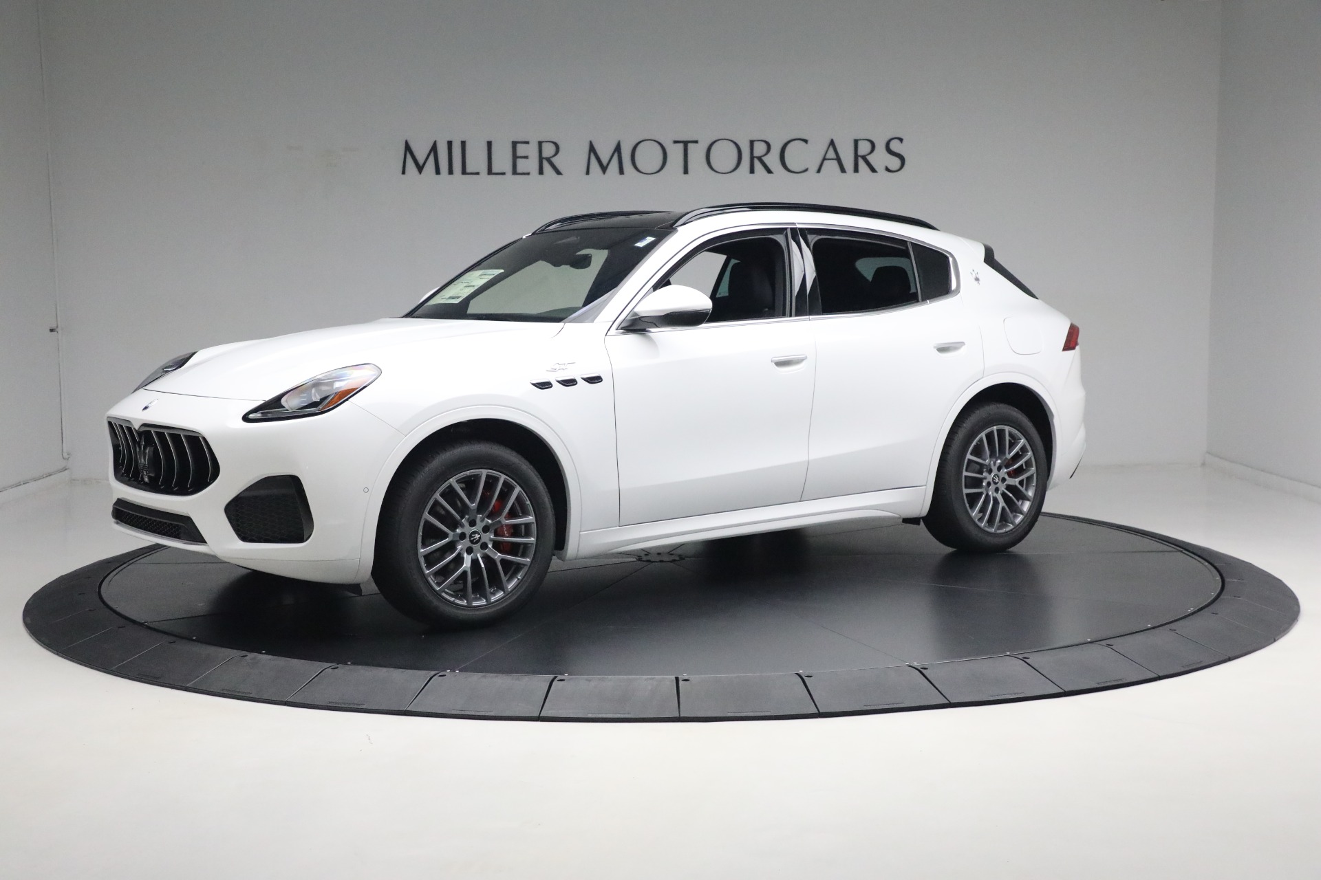New 2024 Maserati Grecale GT for sale Sold at Rolls-Royce Motor Cars Greenwich in Greenwich CT 06830 1