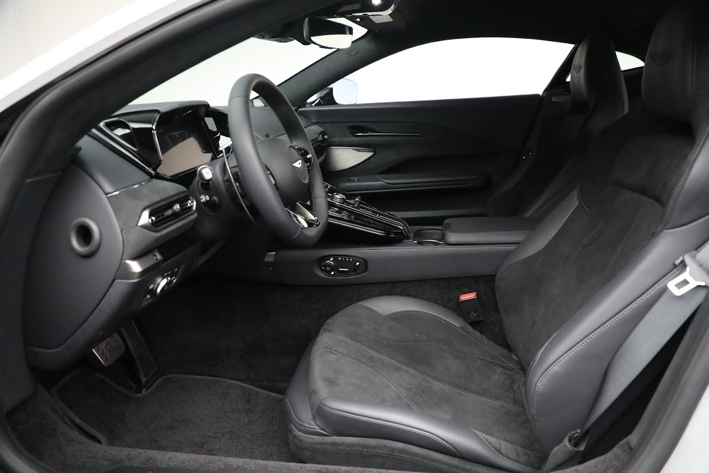 New 2025 Aston Martin Vantage for sale Sold at Rolls-Royce Motor Cars Greenwich in Greenwich CT 06830 14