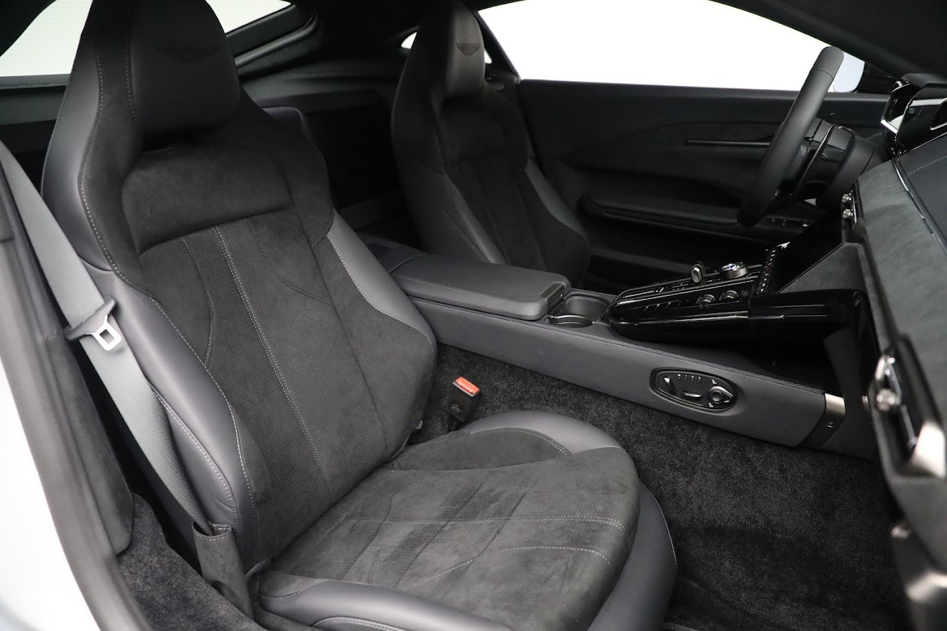 New 2025 Aston Martin Vantage for sale Sold at Rolls-Royce Motor Cars Greenwich in Greenwich CT 06830 22