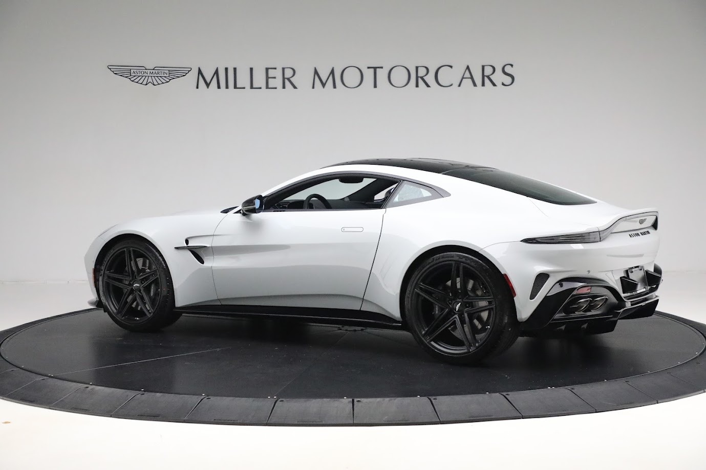 New 2025 Aston Martin Vantage for sale Sold at Rolls-Royce Motor Cars Greenwich in Greenwich CT 06830 3