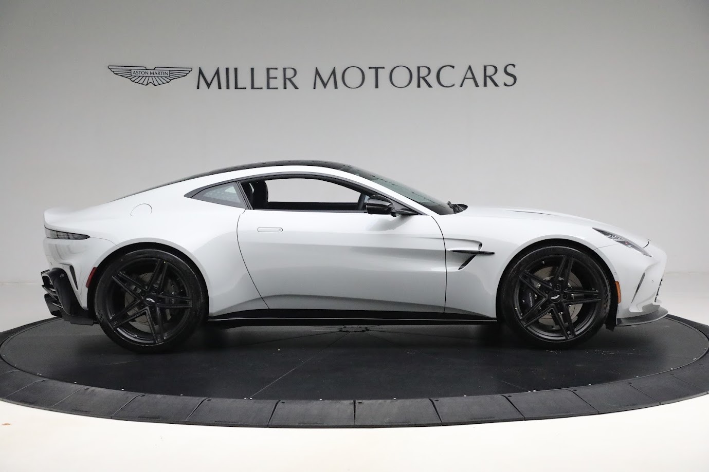 New 2025 Aston Martin Vantage for sale Sold at Rolls-Royce Motor Cars Greenwich in Greenwich CT 06830 8