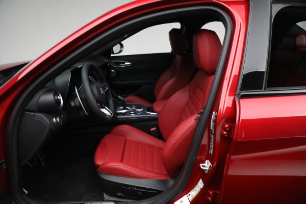 Used 2024 Alfa Romeo Giulia Quadrifoglio Carbon for sale $78,900 at Rolls-Royce Motor Cars Greenwich in Greenwich CT 06830 25