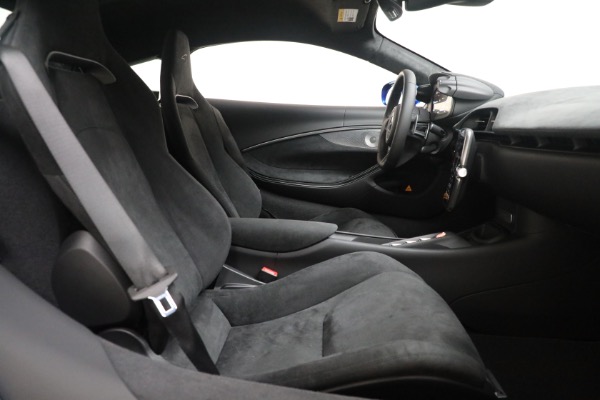New 2025 McLaren Artura for sale Sold at Rolls-Royce Motor Cars Greenwich in Greenwich CT 06830 19