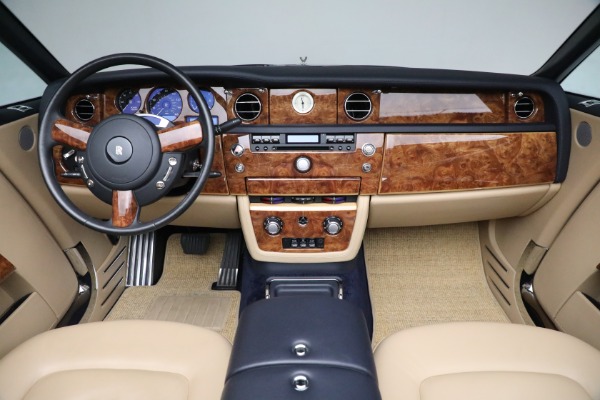Used 2009 Rolls-Royce Phantom Drophead Coupe for sale Sold at Rolls-Royce Motor Cars Greenwich in Greenwich CT 06830 4