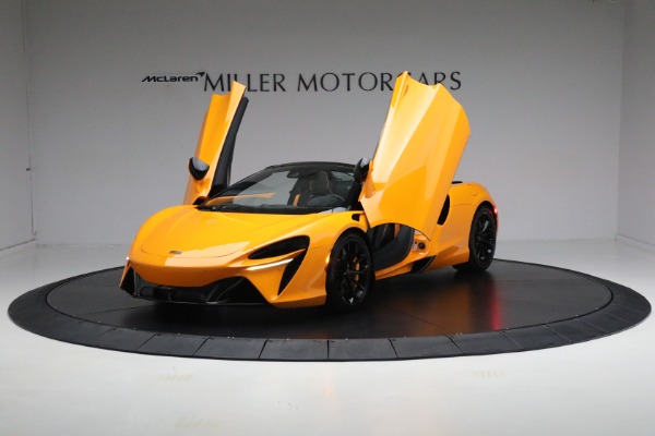 New 2025 McLaren Artura Spider Performance for sale Sold at Rolls-Royce Motor Cars Greenwich in Greenwich CT 06830 14