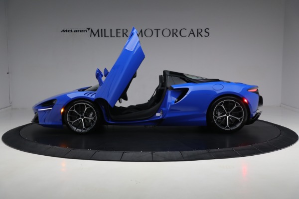 New 2025 McLaren Artura Spider Performance for sale $329,718 at Rolls-Royce Motor Cars Greenwich in Greenwich CT 06830 27
