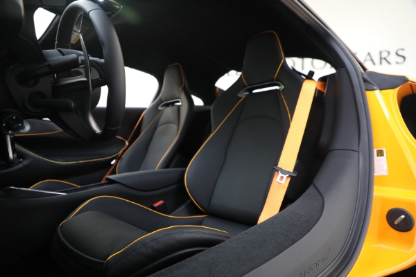 New 2025 McLaren Artura TechLux for sale Sold at Rolls-Royce Motor Cars Greenwich in Greenwich CT 06830 17