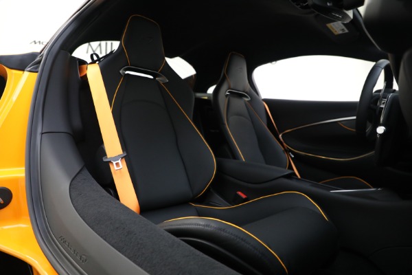 New 2025 McLaren Artura TechLux for sale Sold at Rolls-Royce Motor Cars Greenwich in Greenwich CT 06830 20