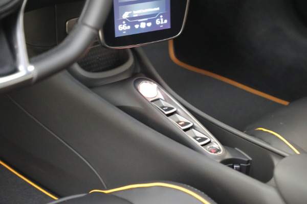 New 2025 McLaren Artura TechLux for sale Sold at Rolls-Royce Motor Cars Greenwich in Greenwich CT 06830 25