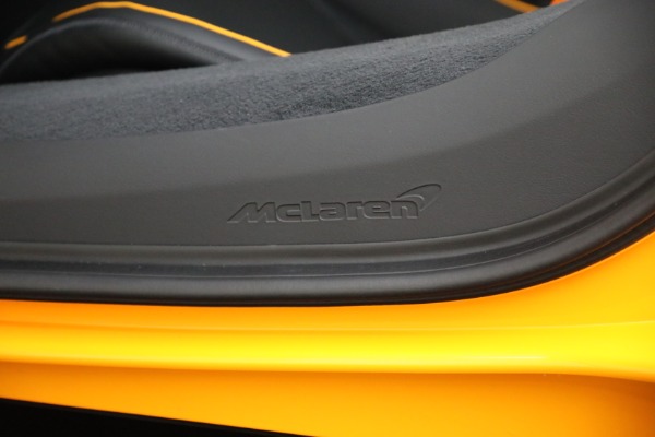 New 2025 McLaren Artura TechLux for sale Sold at Rolls-Royce Motor Cars Greenwich in Greenwich CT 06830 28
