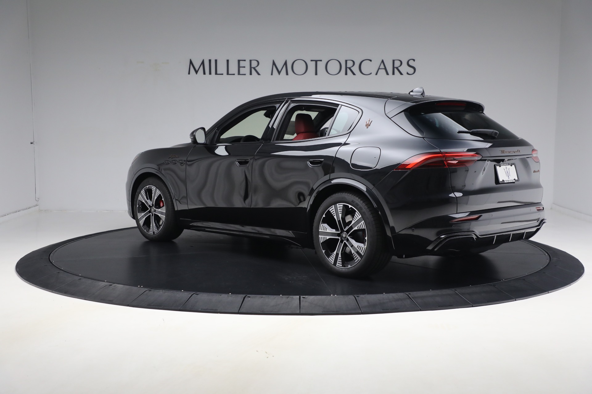 New 2025 Maserati Grecale Folgore for sale $93,900 at Rolls-Royce Motor Cars Greenwich in Greenwich CT 06830 11