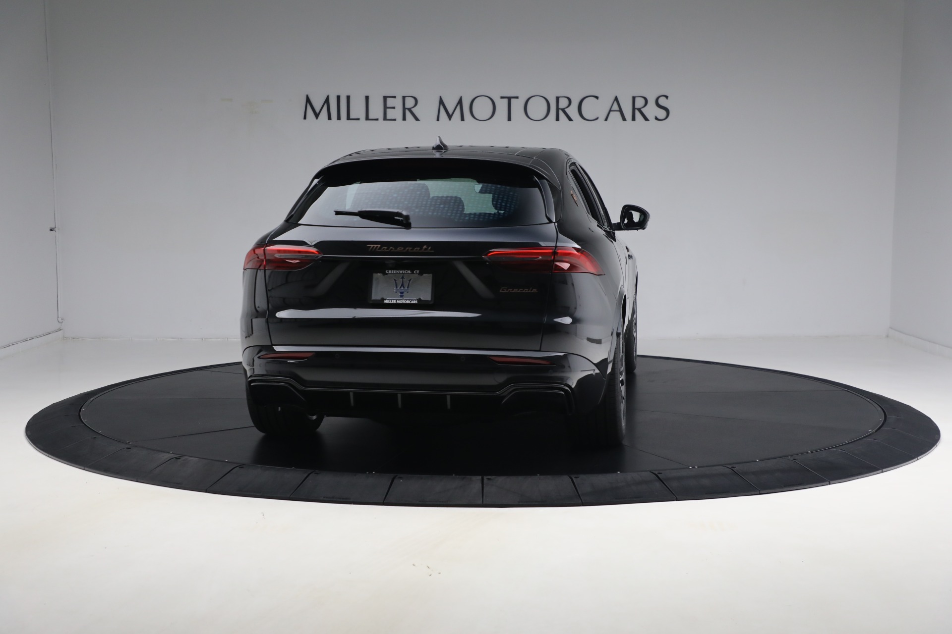 New 2025 Maserati Grecale Folgore for sale $93,900 at Rolls-Royce Motor Cars Greenwich in Greenwich CT 06830 14