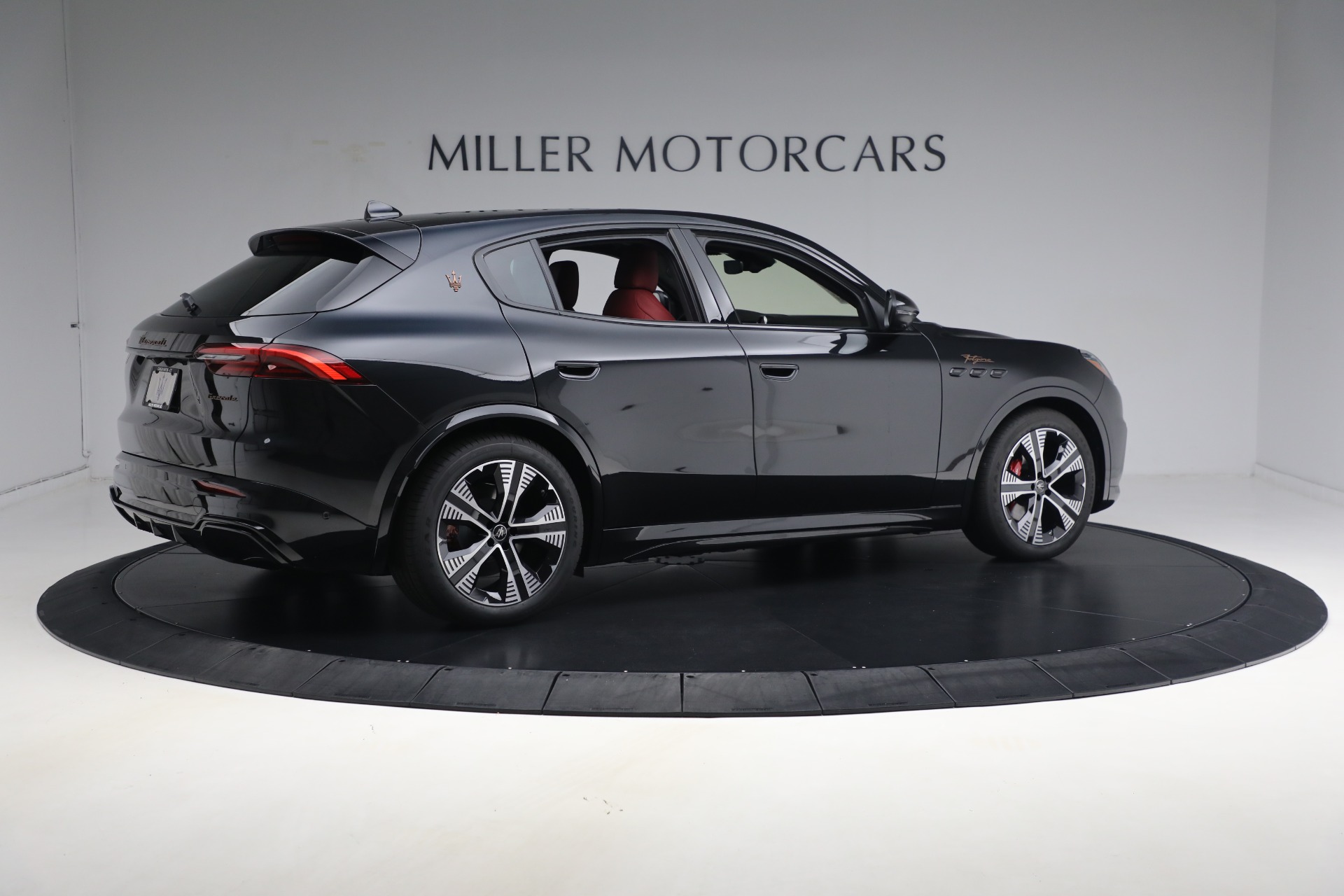 New 2025 Maserati Grecale Folgore for sale $93,900 at Rolls-Royce Motor Cars Greenwich in Greenwich CT 06830 18