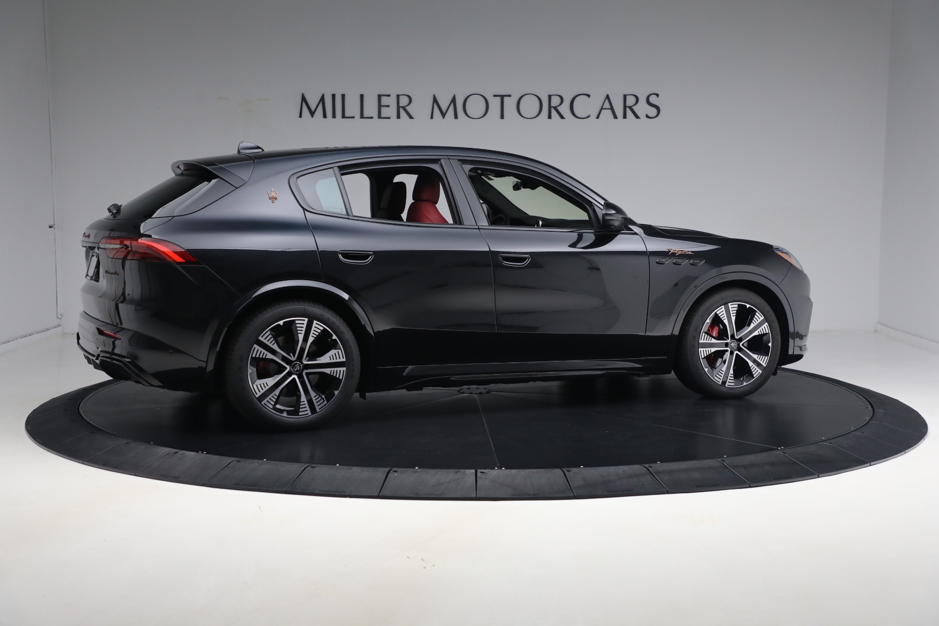 New 2025 Maserati Grecale Folgore for sale $93,900 at Rolls-Royce Motor Cars Greenwich in Greenwich CT 06830 19