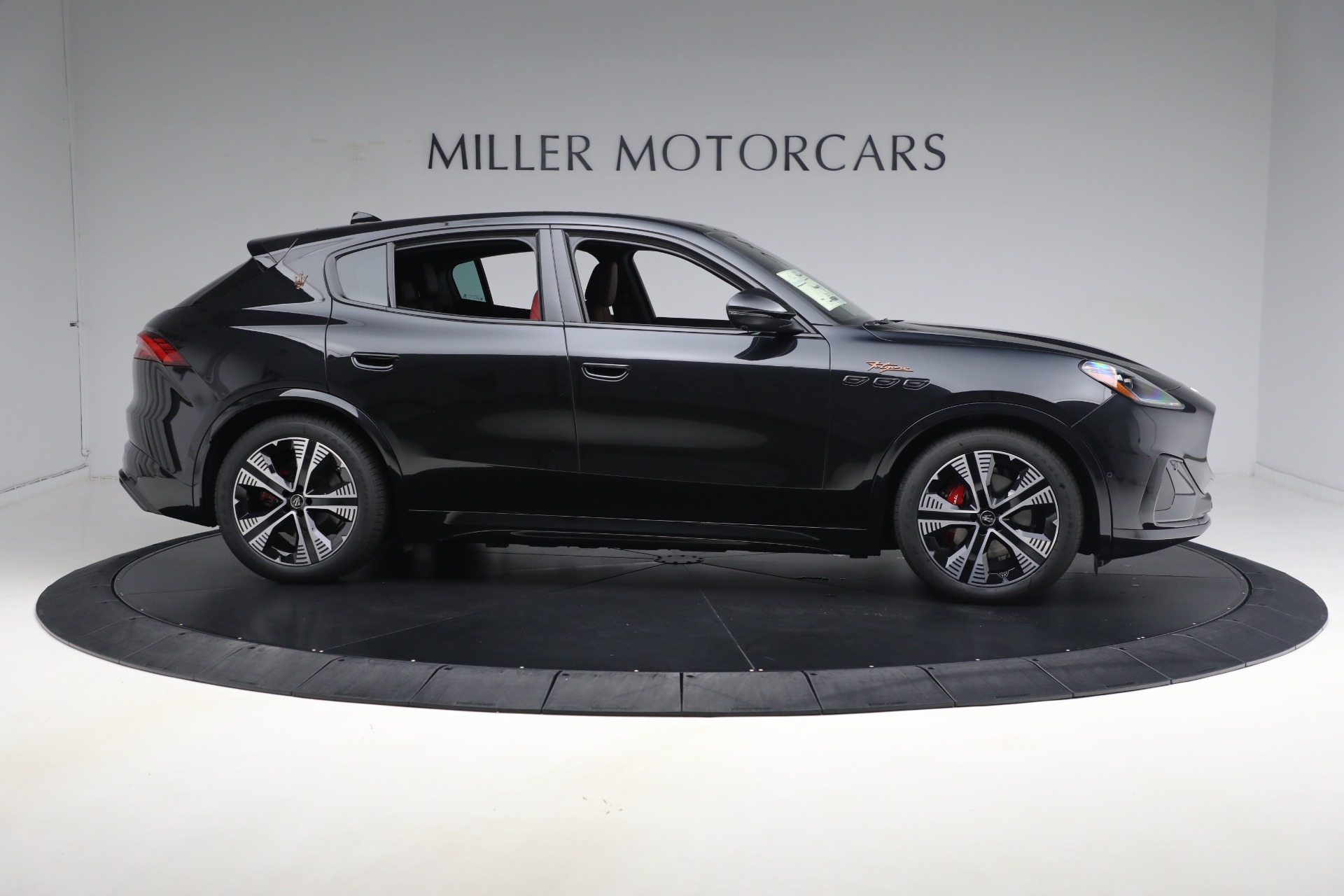 New 2025 Maserati Grecale Folgore for sale $93,900 at Rolls-Royce Motor Cars Greenwich in Greenwich CT 06830 22