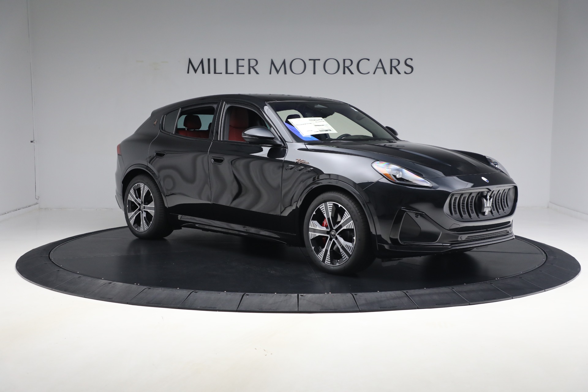 New 2025 Maserati Grecale Folgore for sale $93,900 at Rolls-Royce Motor Cars Greenwich in Greenwich CT 06830 25