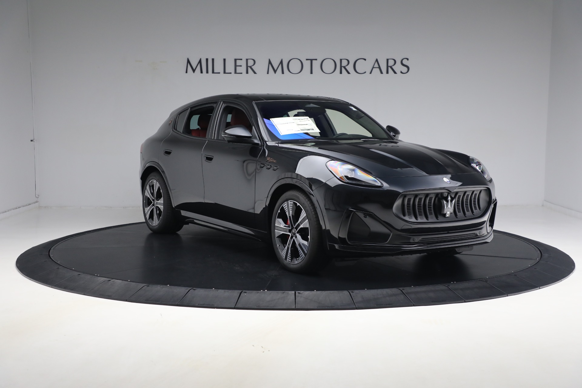 New 2025 Maserati Grecale Folgore for sale $93,900 at Rolls-Royce Motor Cars Greenwich in Greenwich CT 06830 26