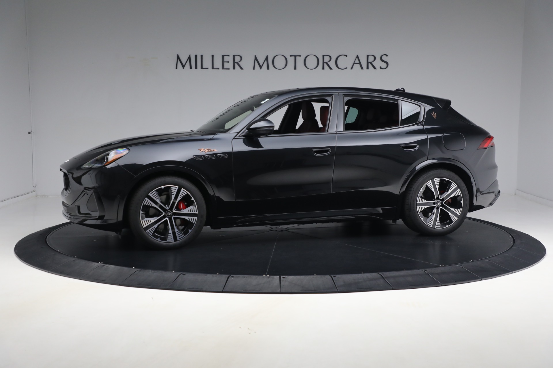 New 2025 Maserati Grecale Folgore for sale $93,900 at Rolls-Royce Motor Cars Greenwich in Greenwich CT 06830 5