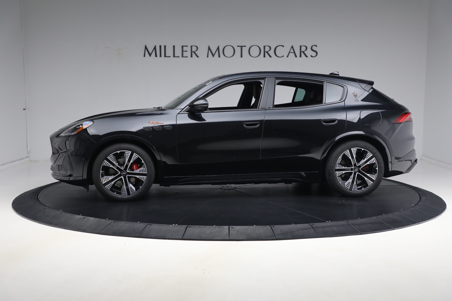 New 2025 Maserati Grecale Folgore for sale $93,900 at Rolls-Royce Motor Cars Greenwich in Greenwich CT 06830 6