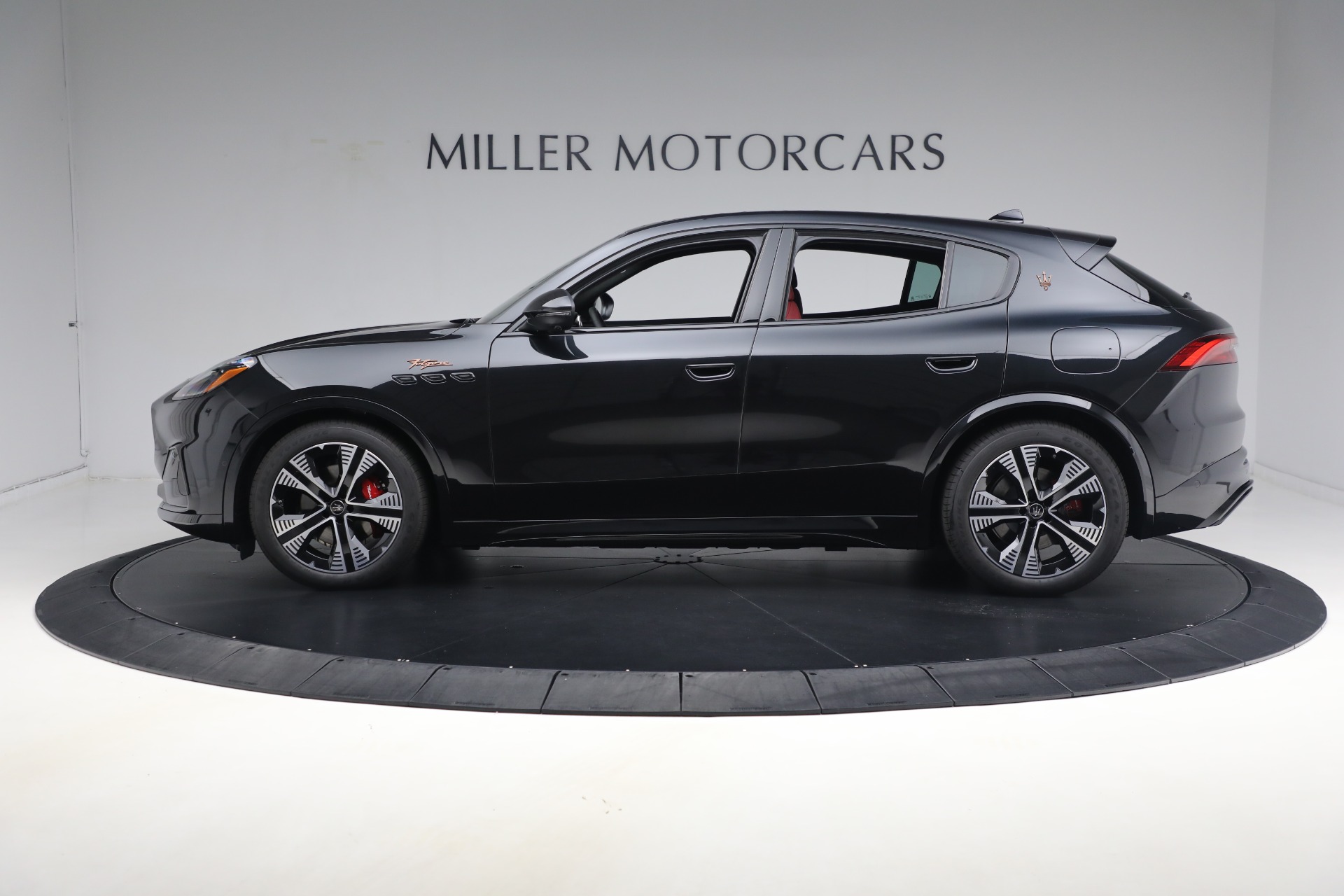 New 2025 Maserati Grecale Folgore for sale $93,900 at Rolls-Royce Motor Cars Greenwich in Greenwich CT 06830 7