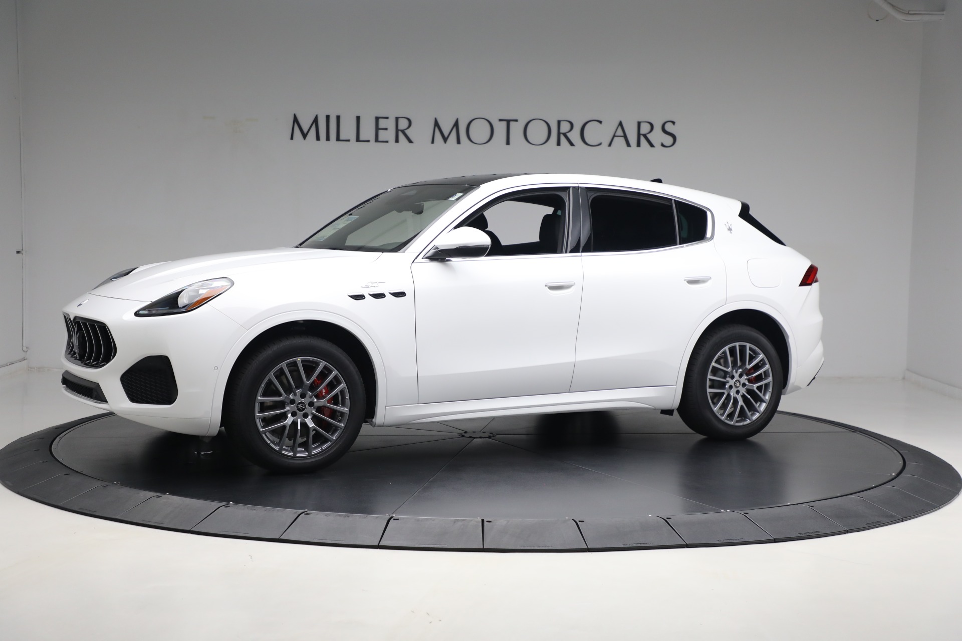 New 2024 Maserati Grecale GT for sale Sold at Rolls-Royce Motor Cars Greenwich in Greenwich CT 06830 1
