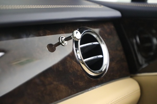 New 2024 Bentley Bentayga Hybrid for sale Sold at Rolls-Royce Motor Cars Greenwich in Greenwich CT 06830 28