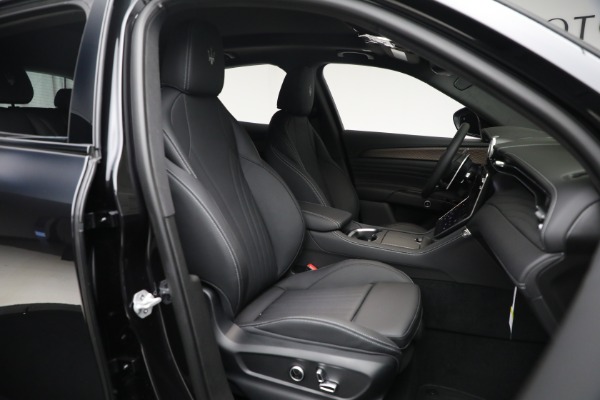 New 2025 Maserati Grecale Folgore - Fully Electric Vehicle for sale Sold at Rolls-Royce Motor Cars Greenwich in Greenwich CT 06830 14