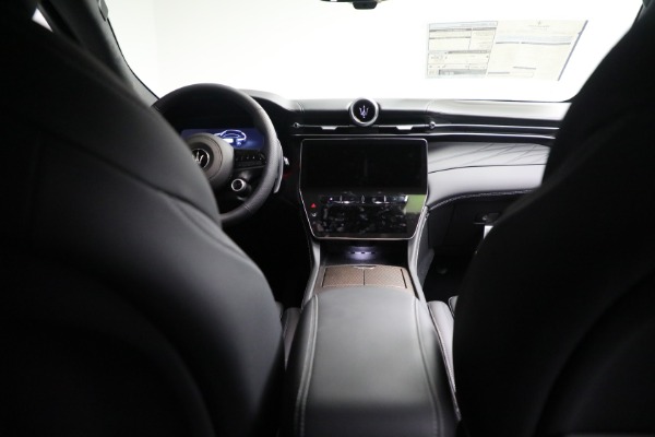 New 2025 Maserati Grecale Folgore - Fully Electric Vehicle for sale Sold at Rolls-Royce Motor Cars Greenwich in Greenwich CT 06830 22