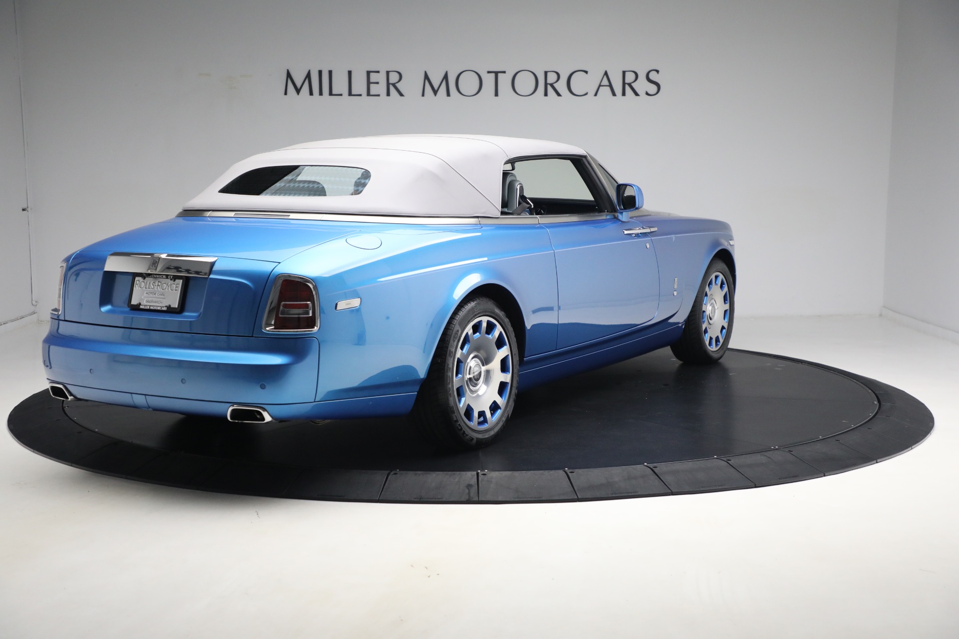Pre-Owned 2015 Rolls-Royce Phantom Drophead Coupe For Sale