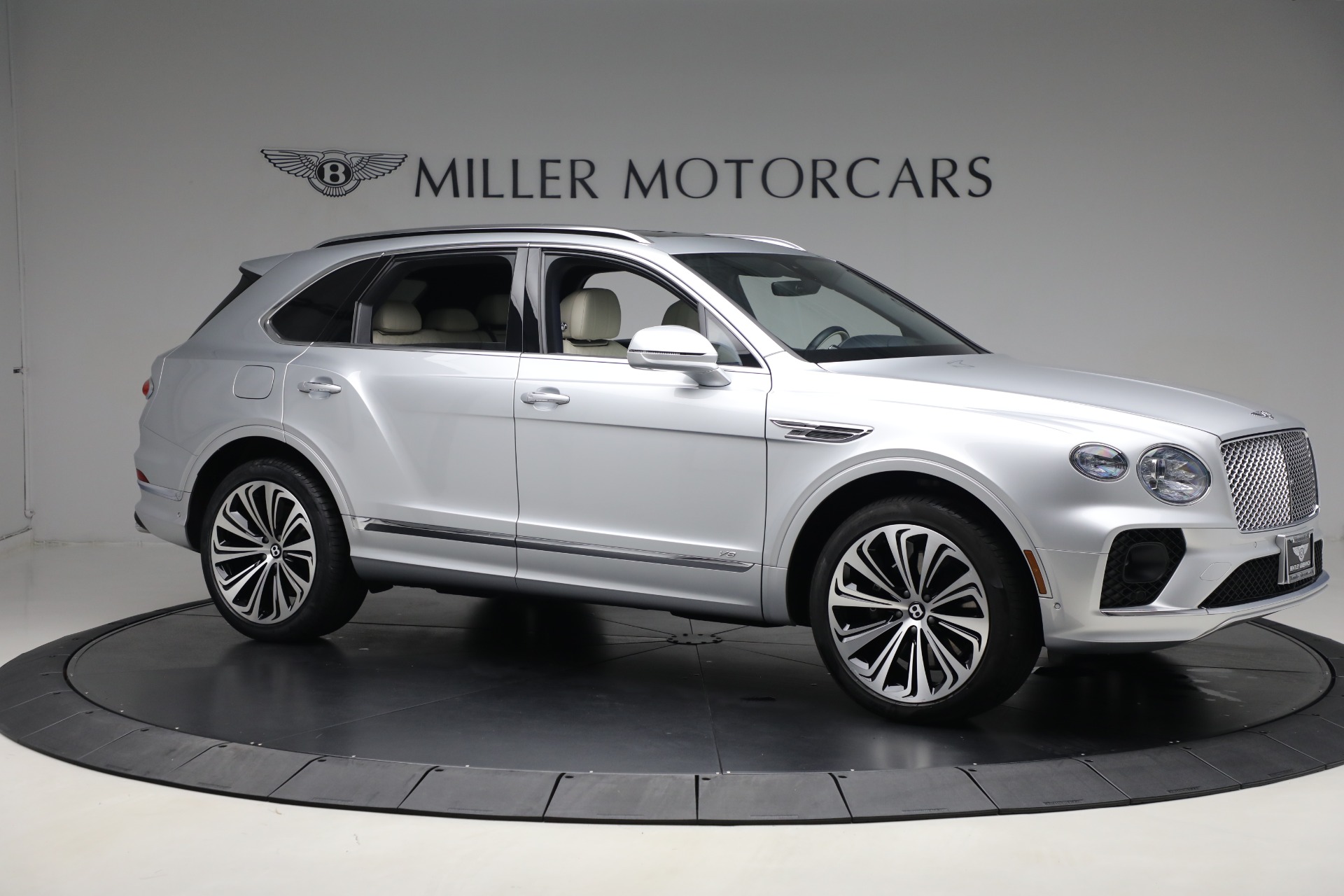 Used 2021 Bentley Bentayga V8 for sale Sold at Rolls-Royce Motor Cars Greenwich in Greenwich CT 06830 10
