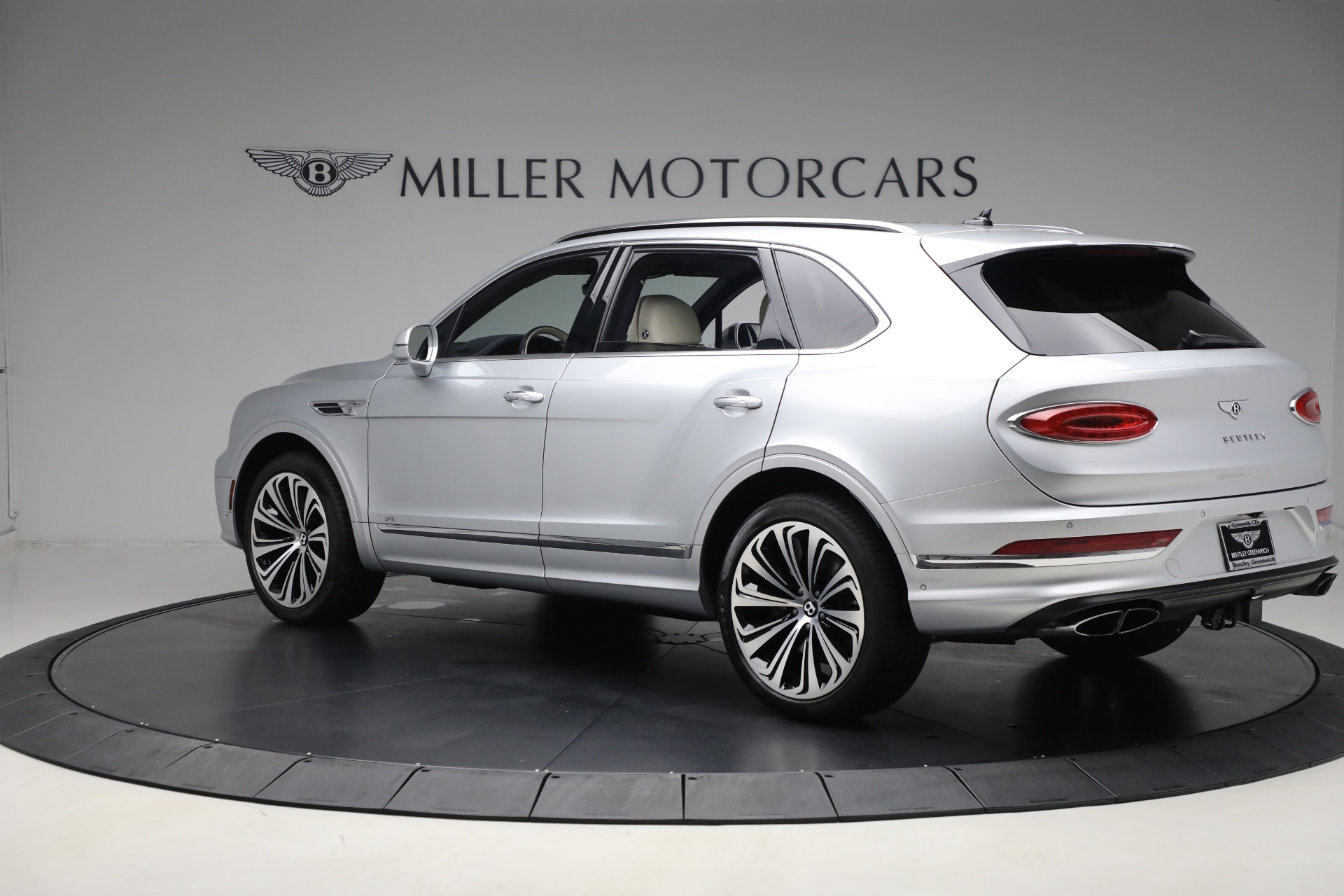 Used 2021 Bentley Bentayga V8 for sale Sold at Rolls-Royce Motor Cars Greenwich in Greenwich CT 06830 4