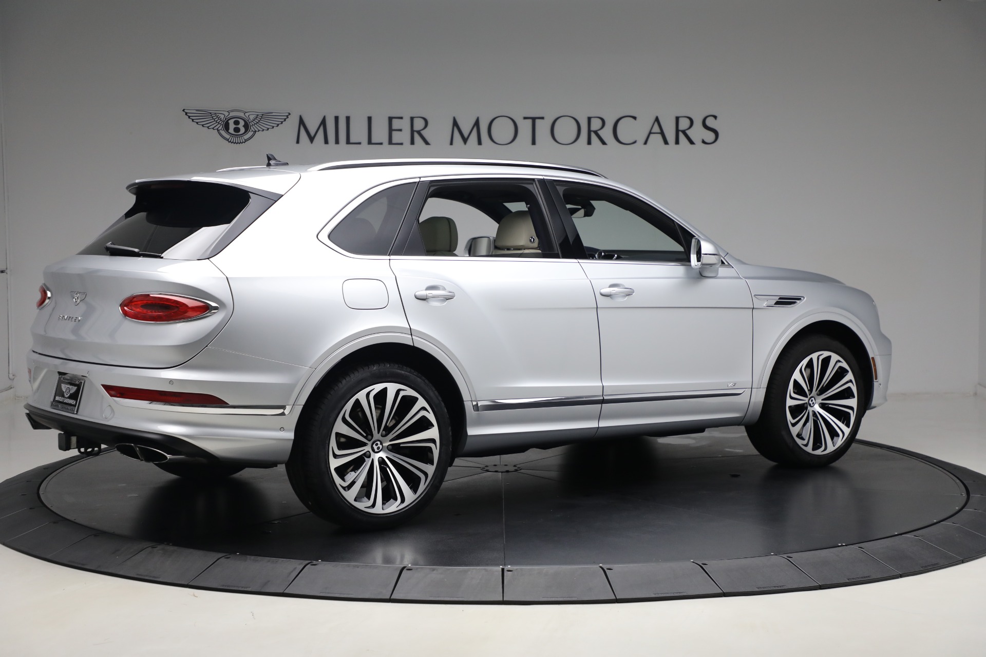 Used 2021 Bentley Bentayga V8 for sale Sold at Rolls-Royce Motor Cars Greenwich in Greenwich CT 06830 8
