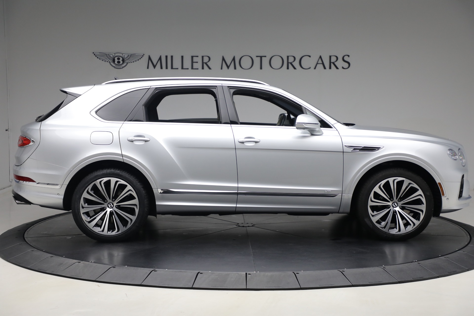 Used 2021 Bentley Bentayga V8 for sale Sold at Rolls-Royce Motor Cars Greenwich in Greenwich CT 06830 9