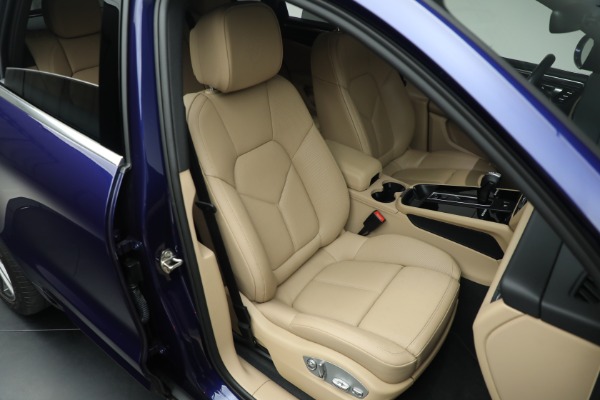 Used 2023 Porsche Macan S for sale Sold at Rolls-Royce Motor Cars Greenwich in Greenwich CT 06830 21