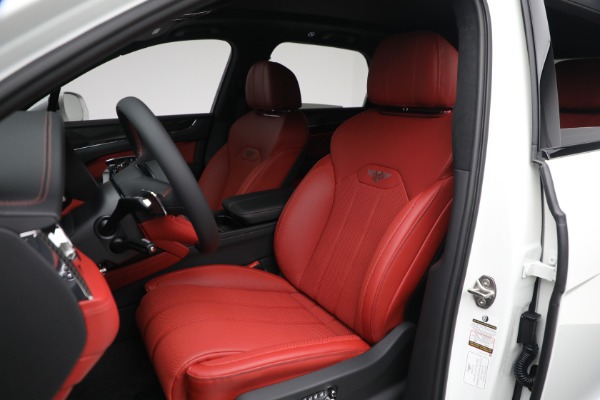 New 2025 Bentley Bentayga V8 for sale $267,820 at Rolls-Royce Motor Cars Greenwich in Greenwich CT 06830 16