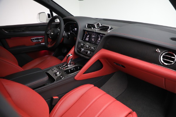 New 2025 Bentley Bentayga V8 for sale $267,820 at Rolls-Royce Motor Cars Greenwich in Greenwich CT 06830 20