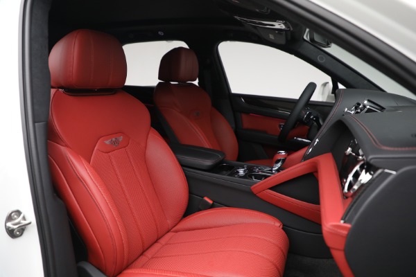 New 2025 Bentley Bentayga V8 for sale $267,820 at Rolls-Royce Motor Cars Greenwich in Greenwich CT 06830 22
