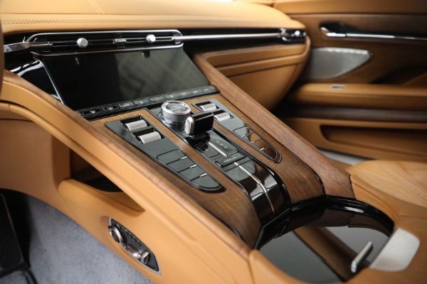 New 2025 Aston Martin DB12 V8 for sale $281,600 at Rolls-Royce Motor Cars Greenwich in Greenwich CT 06830 20