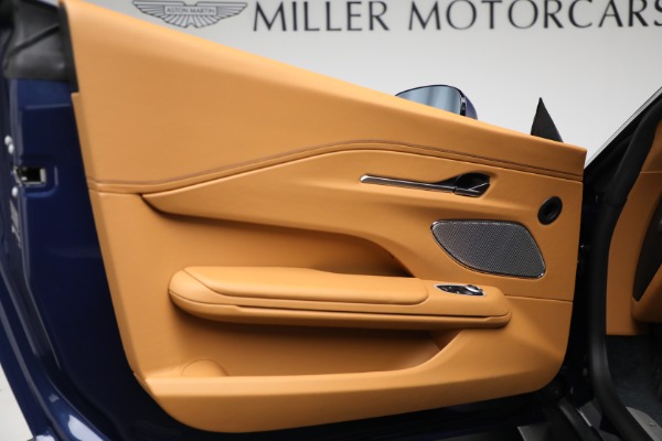 New 2025 Aston Martin Vantage for sale $243,200 at Rolls-Royce Motor Cars Greenwich in Greenwich CT 06830 18