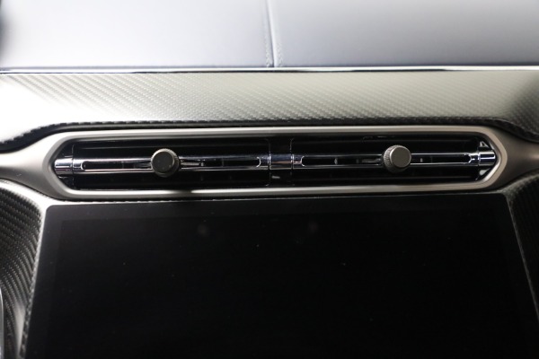 New 2025 Aston Martin Vantage for sale $243,000 at Rolls-Royce Motor Cars Greenwich in Greenwich CT 06830 22