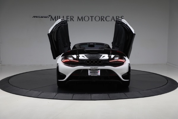 Used 2022 McLaren 765LT Spider for sale Sold at Rolls-Royce Motor Cars Greenwich in Greenwich CT 06830 17