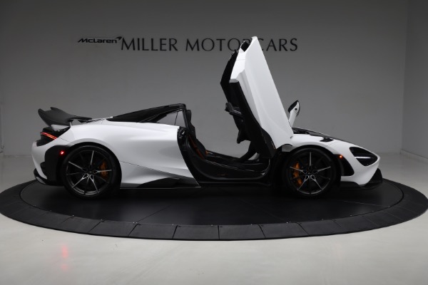 Used 2022 McLaren 765LT Spider for sale Sold at Rolls-Royce Motor Cars Greenwich in Greenwich CT 06830 19
