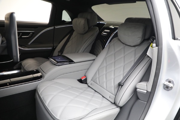Used 2024 Mercedes-Benz S-Class Mercedes-Maybach S 580 4MATIC for sale Sold at Rolls-Royce Motor Cars Greenwich in Greenwich CT 06830 19