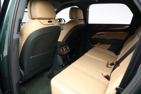 New 2025 Bentley Bentayga V8 for sale $249,525 at Rolls-Royce Motor Cars Greenwich in Greenwich CT 06830 20