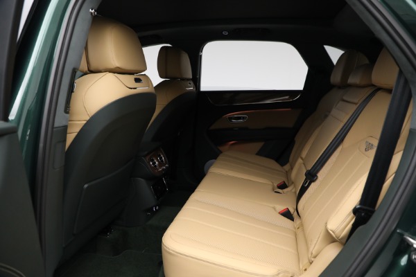 New 2025 Bentley Bentayga V8 for sale $249,525 at Rolls-Royce Motor Cars Greenwich in Greenwich CT 06830 21