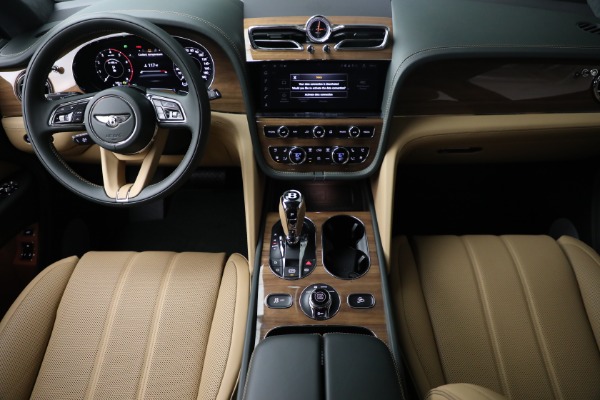 New 2025 Bentley Bentayga V8 for sale $249,525 at Rolls-Royce Motor Cars Greenwich in Greenwich CT 06830 27