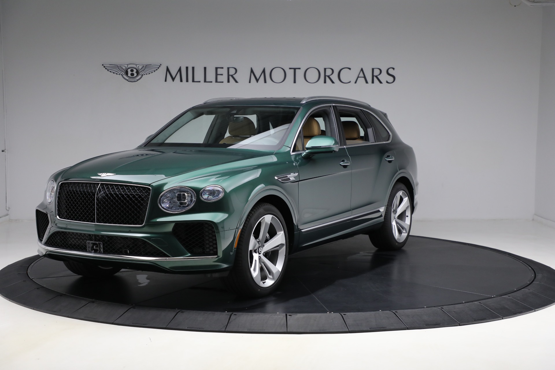 New 2025 Bentley Bentayga V8 for sale $249,525 at Rolls-Royce Motor Cars Greenwich in Greenwich CT 06830 1