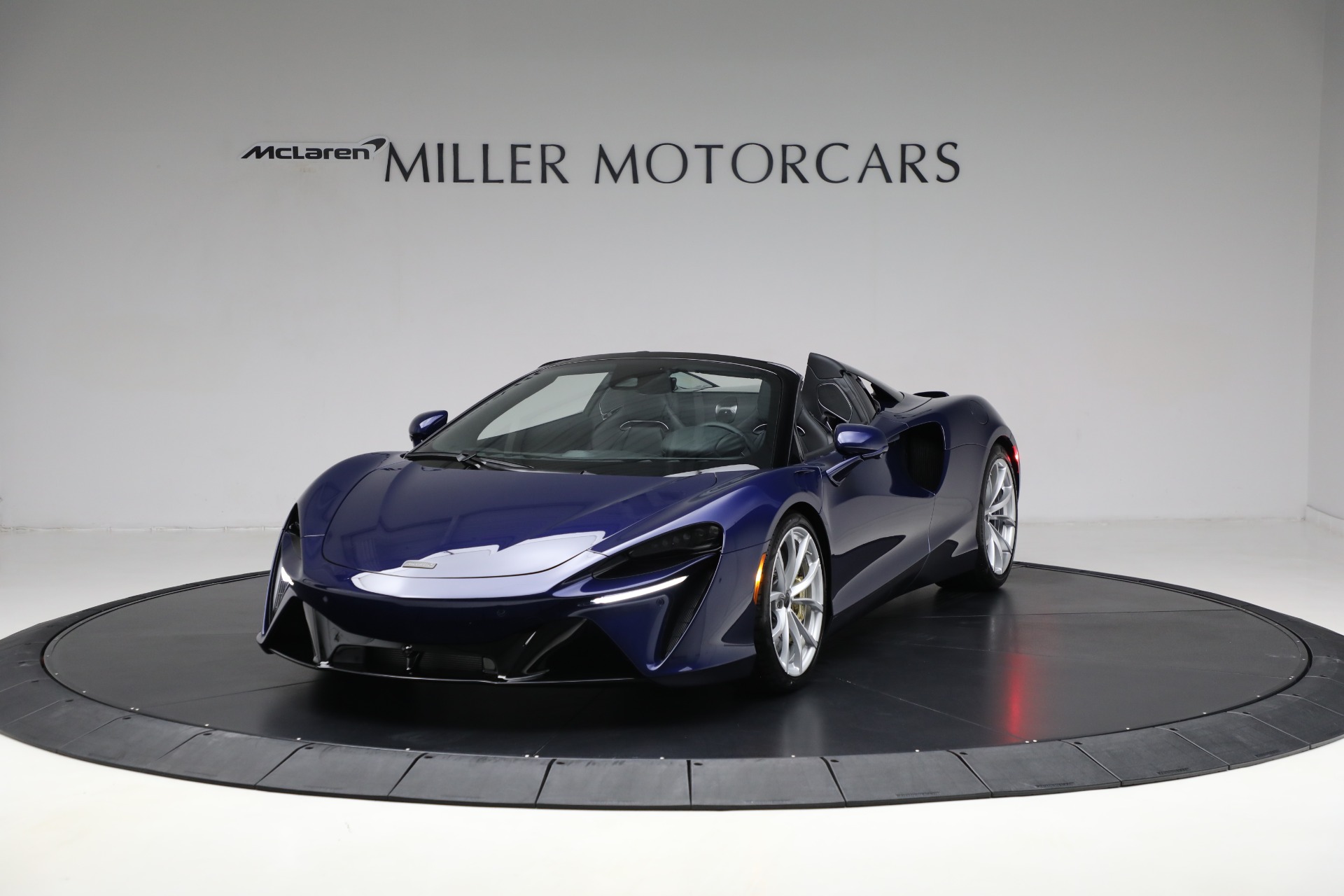 New 2025 McLaren Artura Spider TechLux for sale $327,158 at Rolls-Royce Motor Cars Greenwich in Greenwich CT 06830 1